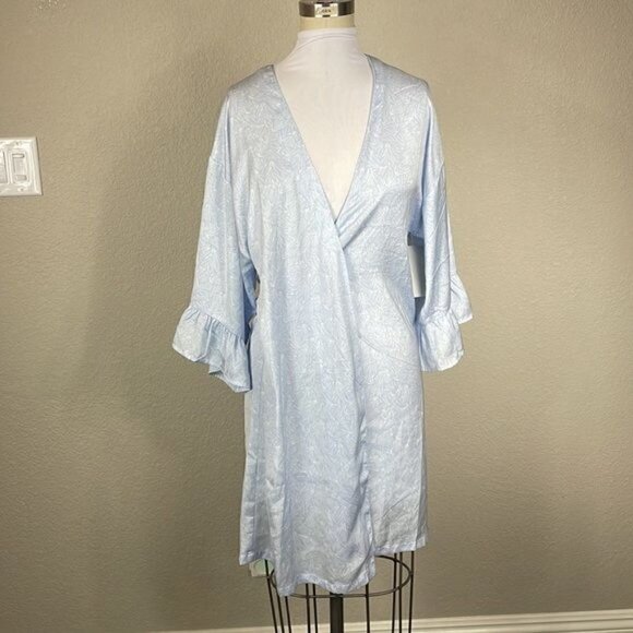 NWT Nordstrom Light Blue Floral Short Kimono Robe Sz XS missing belt - Picture 1 of 11